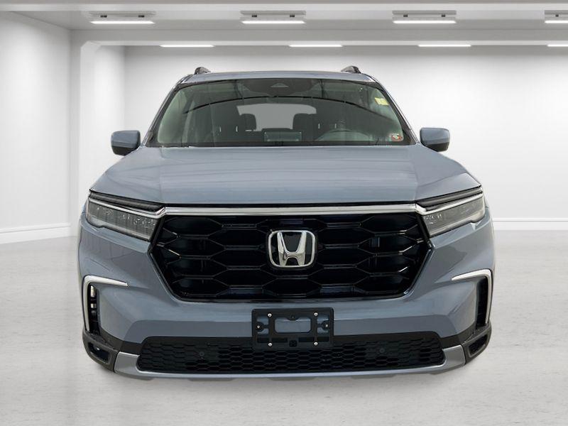 new 2025 Honda Pilot car, priced at $52,280