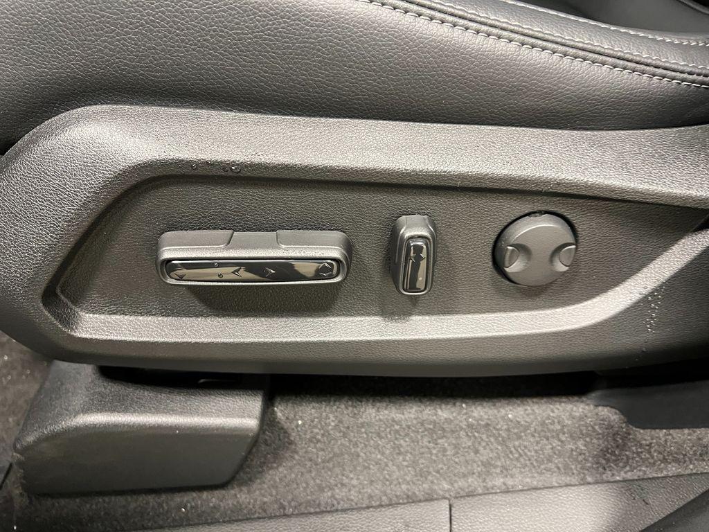 new 2025 Honda Pilot car, priced at $51,095