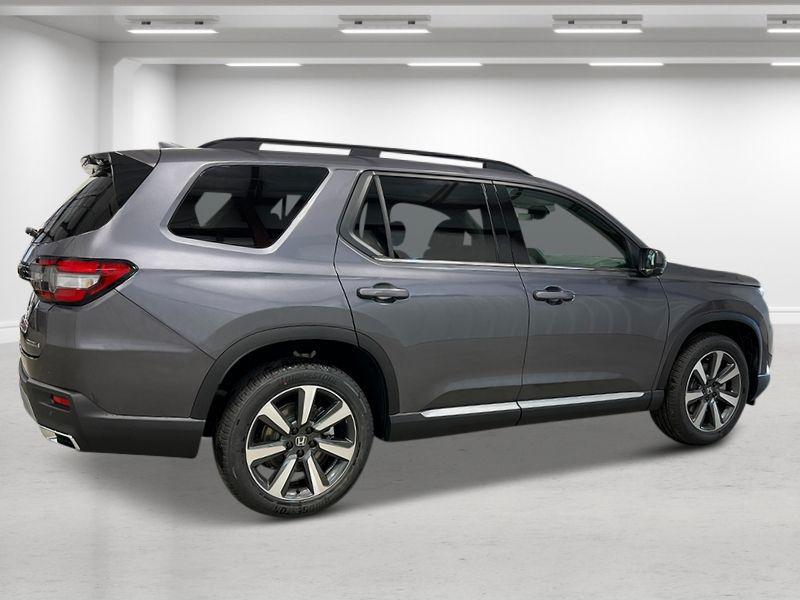 new 2025 Honda Pilot car, priced at $51,095