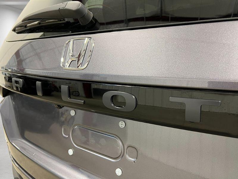 new 2025 Honda Pilot car, priced at $51,095
