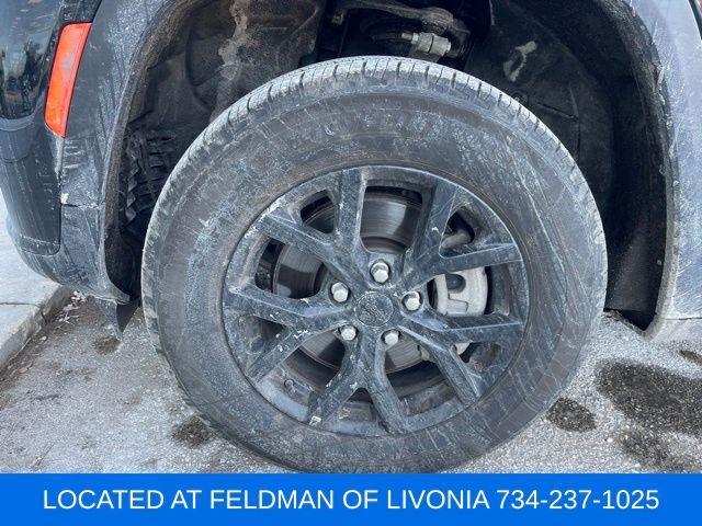 used 2024 Jeep Grand Cherokee L car, priced at $29,990