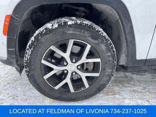 used 2024 Jeep Grand Cherokee L car, priced at $30,990
