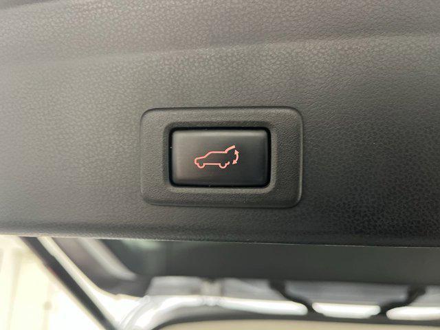 Ice Silver Metallic 2019 Subaru Ascent Premium 8-Passenger