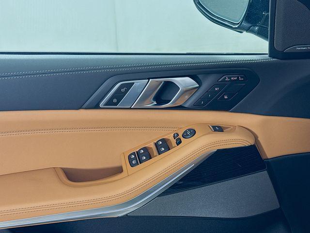 new 2026 BMW X7 car, priced at $101,095