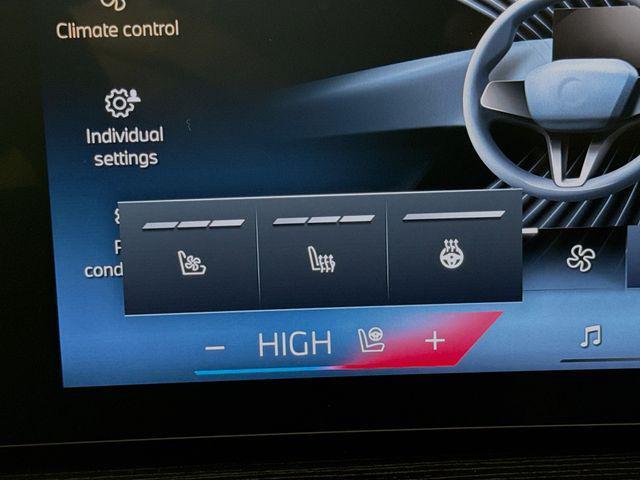 new 2026 BMW X7 car, priced at $100,365