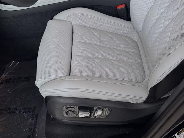 new 2026 BMW X7 car, priced at $100,365