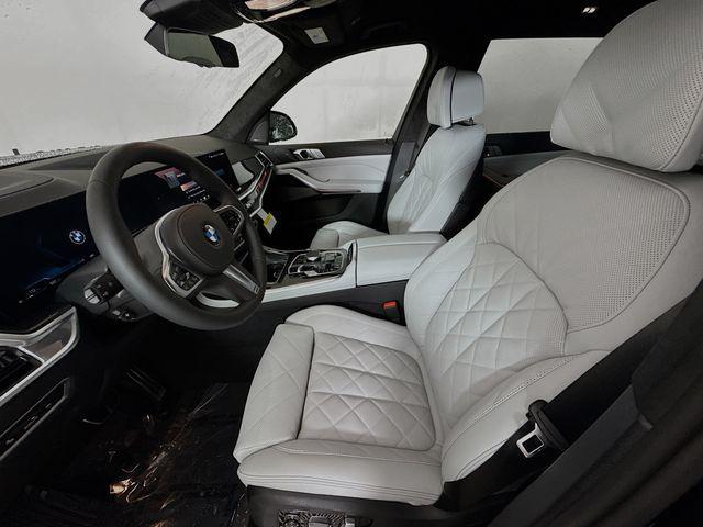 new 2026 BMW X7 car, priced at $100,365