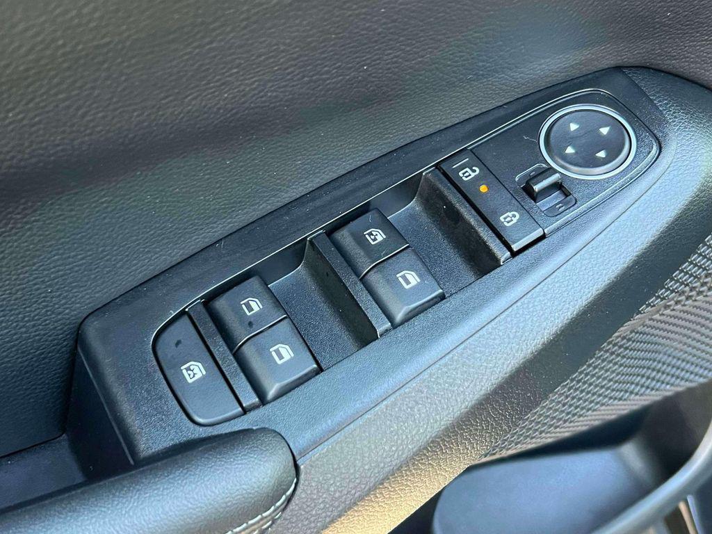 used 2025 Kia Seltos car, priced at $23,888