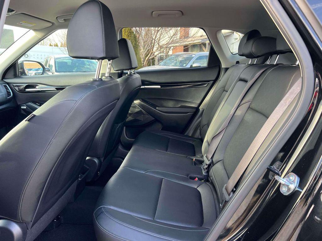 used 2025 Kia Seltos car, priced at $23,888