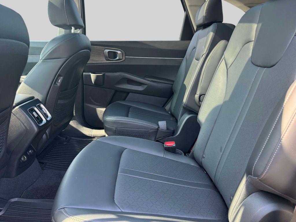 used 2023 Kia Sorento car, priced at $31,075