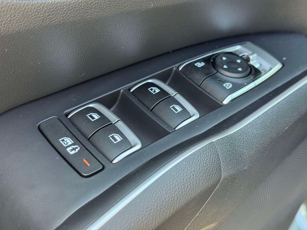 used 2023 Kia Sorento car, priced at $31,075
