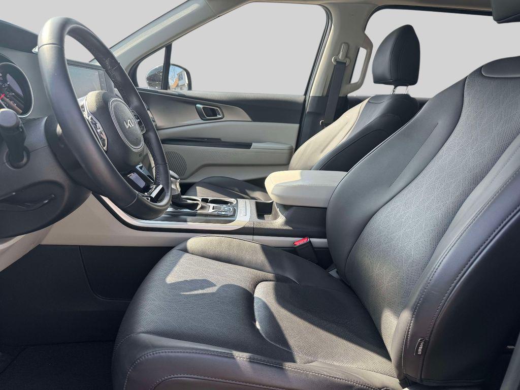 used 2024 Kia Carnival car, priced at $29,700