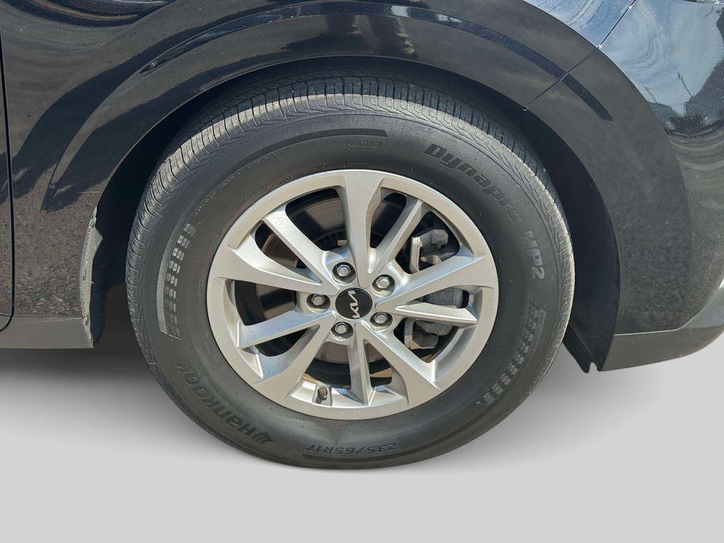 used 2024 Kia Carnival car, priced at $29,700