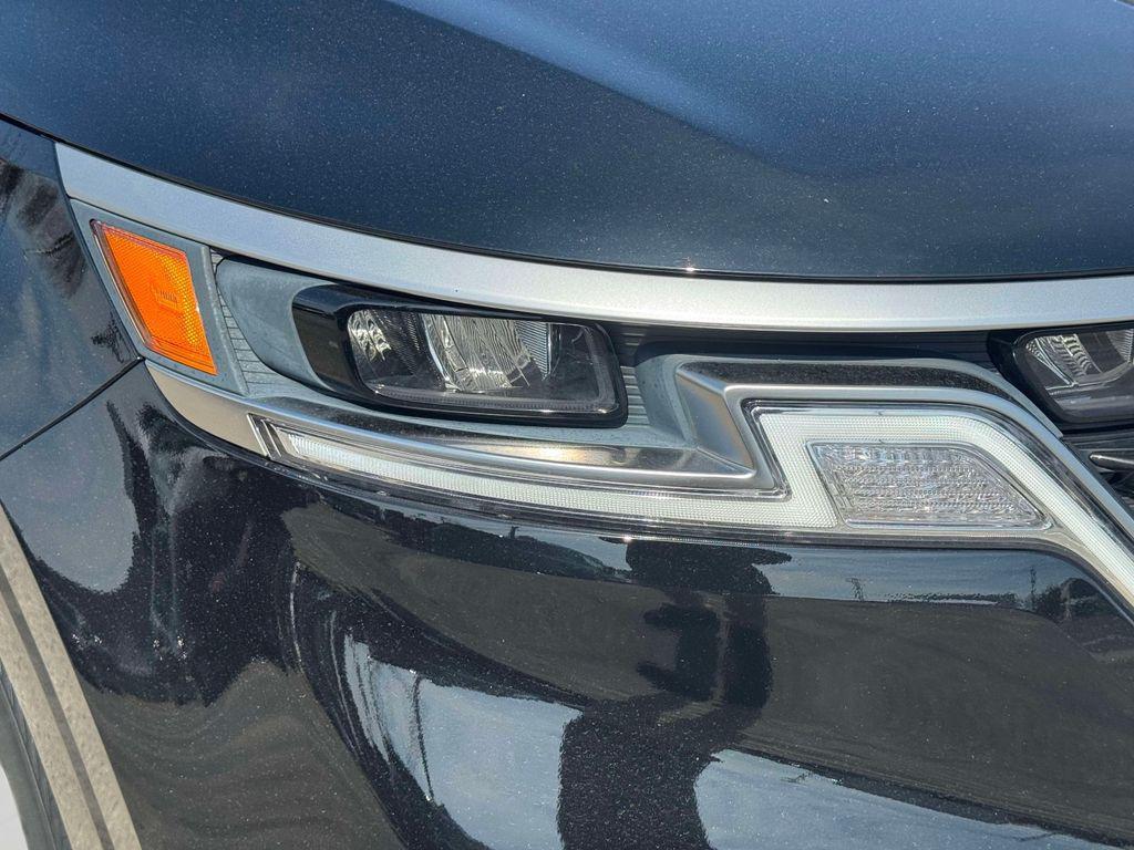 used 2024 Kia Carnival car, priced at $29,700