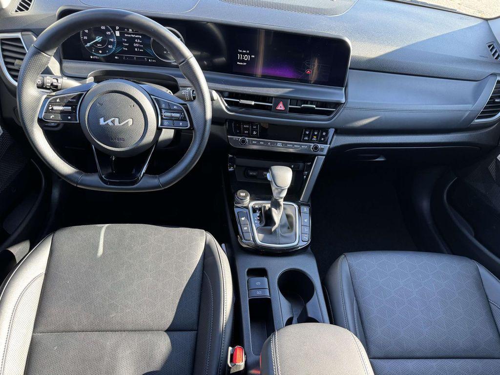 used 2025 Kia Seltos car, priced at $23,888