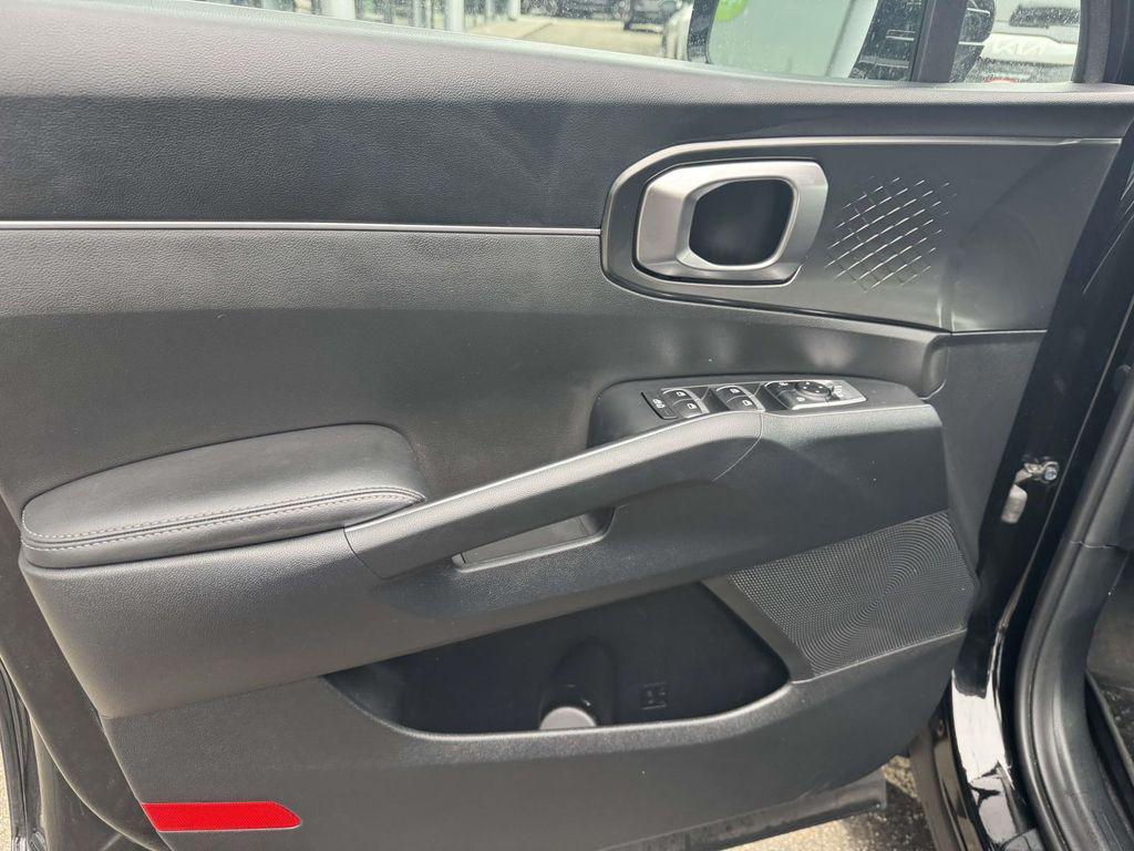 used 2023 Kia Sorento Hybrid car, priced at $26,488