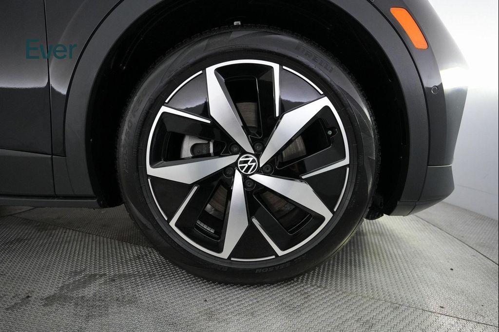 used 2025 Volkswagen ID.4 car, priced at $33,999