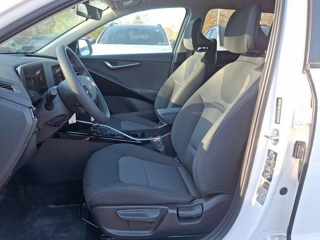 new 2025 Kia Niro car, priced at $28,960