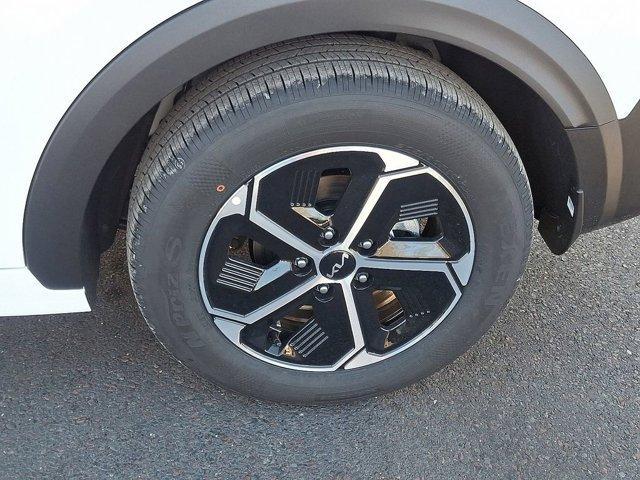 new 2025 Kia Niro car, priced at $28,960