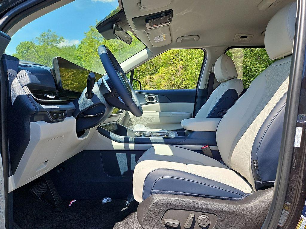 new 2026 Kia Carnival Hybrid car, priced at $45,540