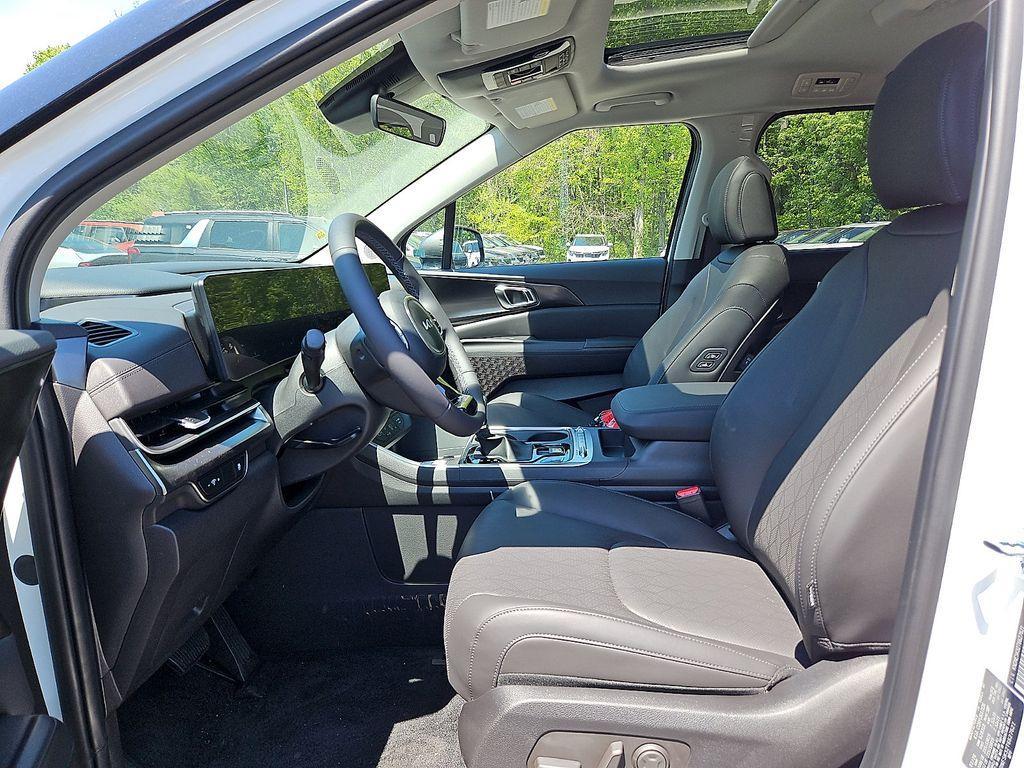new 2026 Kia Carnival car, priced at $49,815