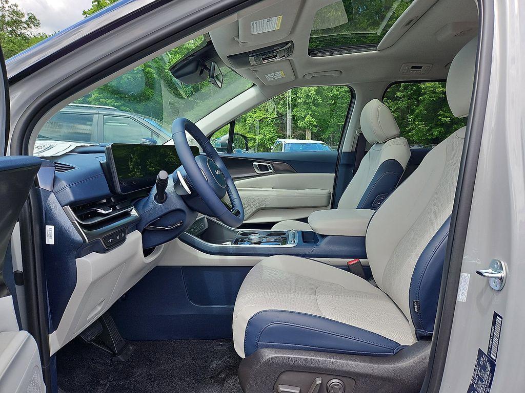 new 2026 Kia Carnival Hybrid car, priced at $51,815