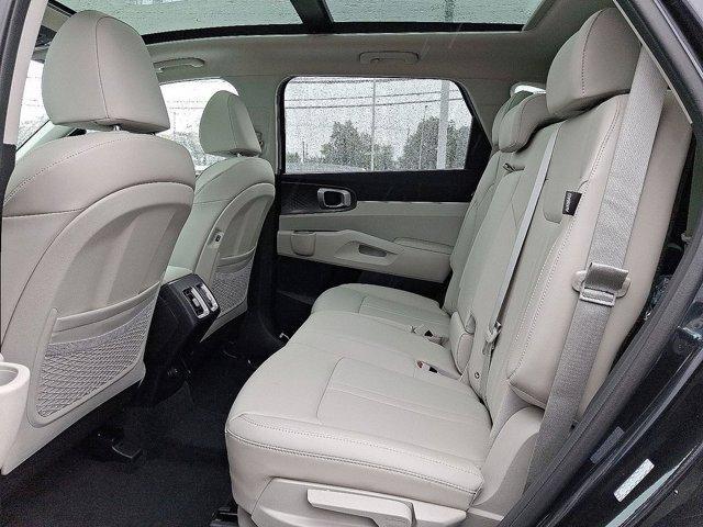 new 2025 Kia Sorento car, priced at $39,550