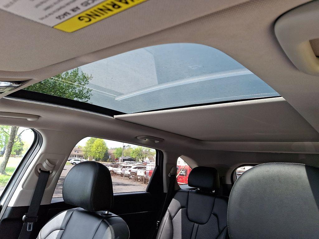 used 2023 Kia Sorento car, priced at $33,995