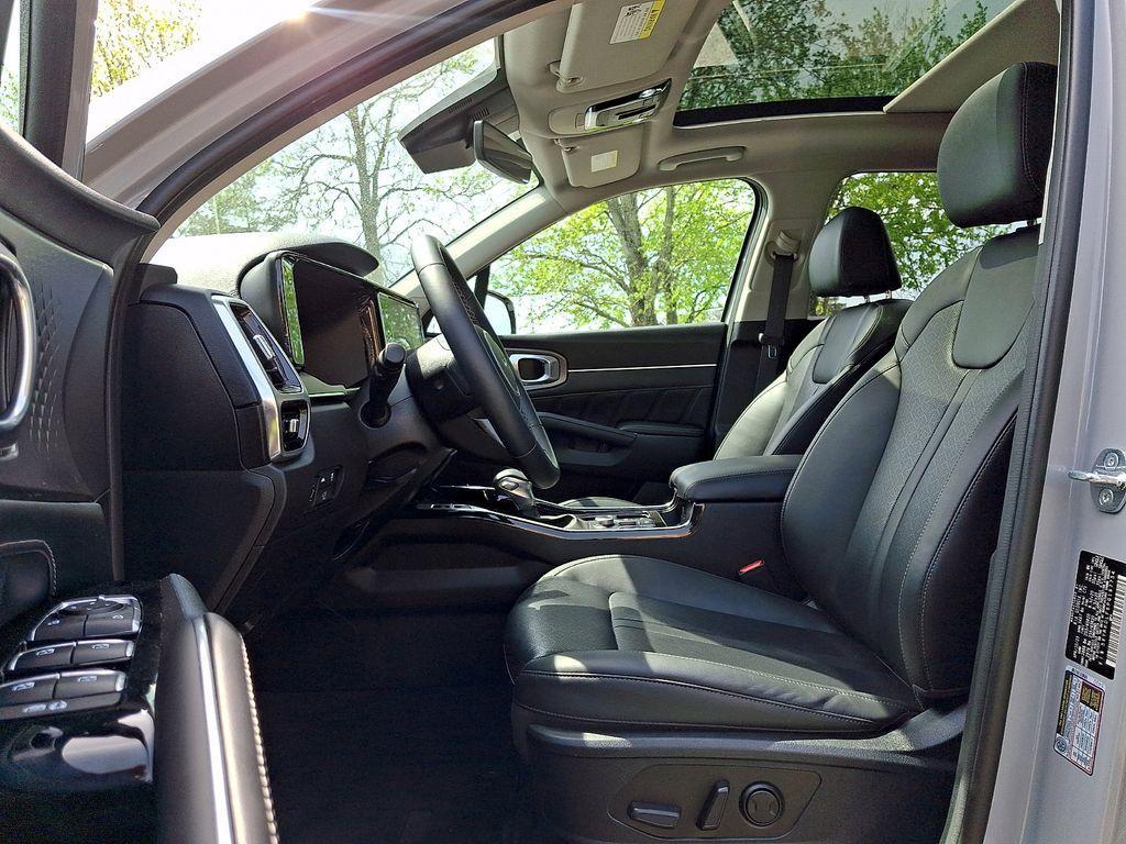 used 2023 Kia Sorento car, priced at $33,995