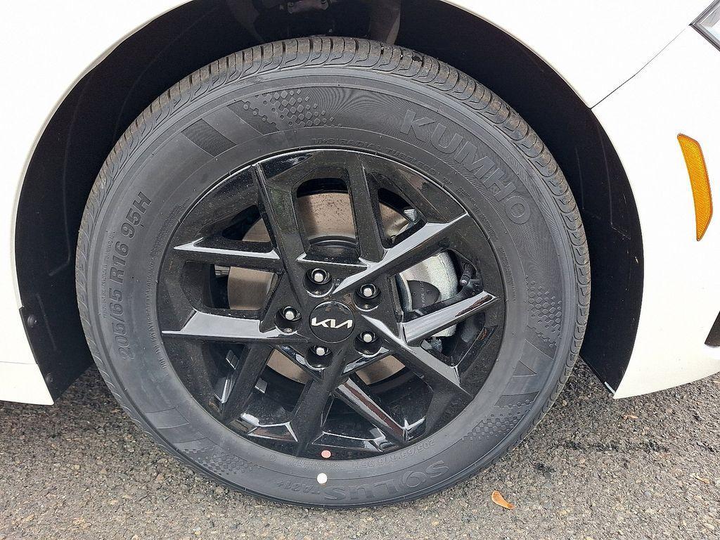 new 2026 Kia K5 car, priced at $27,780