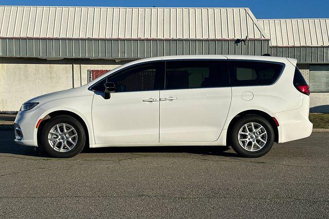 used 2024 Chrysler Pacifica car, priced at $26,498