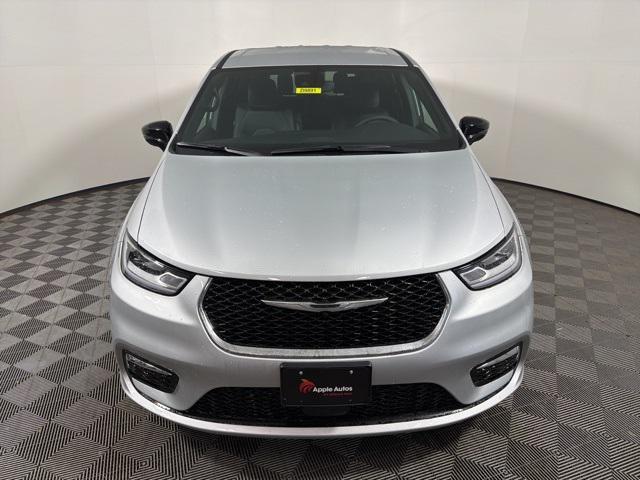 new 2026 Chrysler Pacifica car, priced at $39,711