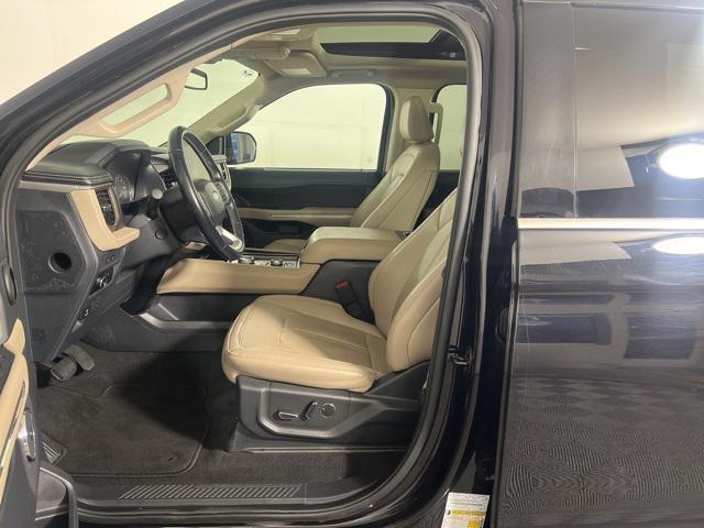 used 2024 Ford Expedition car, priced at $44,999