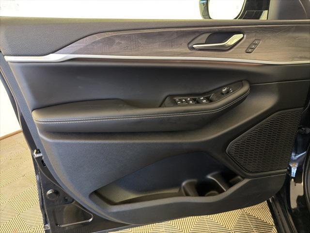 new 2025 Jeep Grand Cherokee car, priced at $46,646