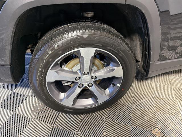 new 2025 Jeep Grand Cherokee car, priced at $46,646