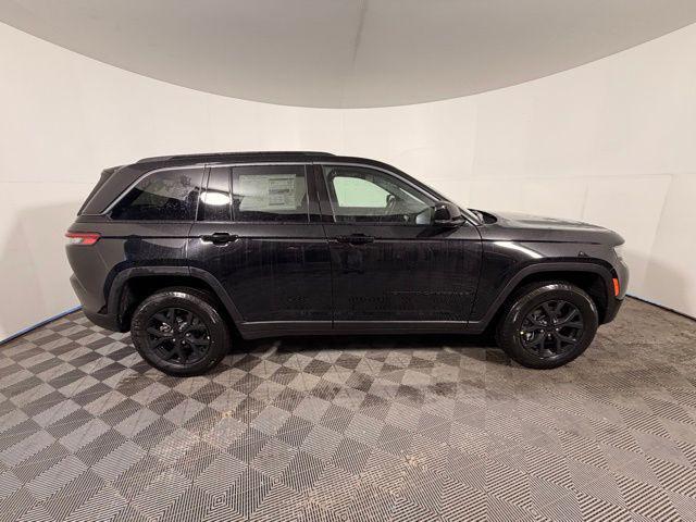 new 2026 Jeep Grand Cherokee car, priced at $42,370
