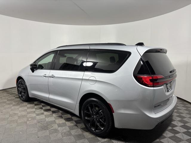 new 2026 Chrysler Pacifica car, priced at $44,539