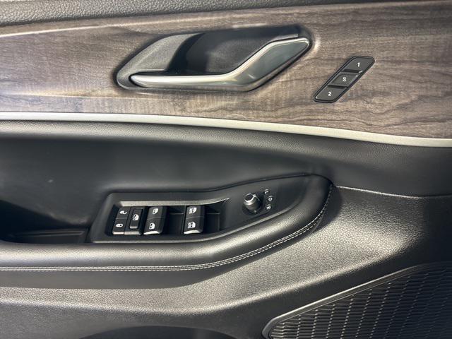 used 2023 Jeep Grand Cherokee car, priced at $32,999