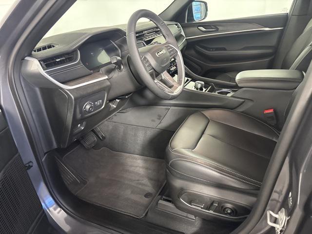 new 2025 Jeep Grand Cherokee car, priced at $42,738