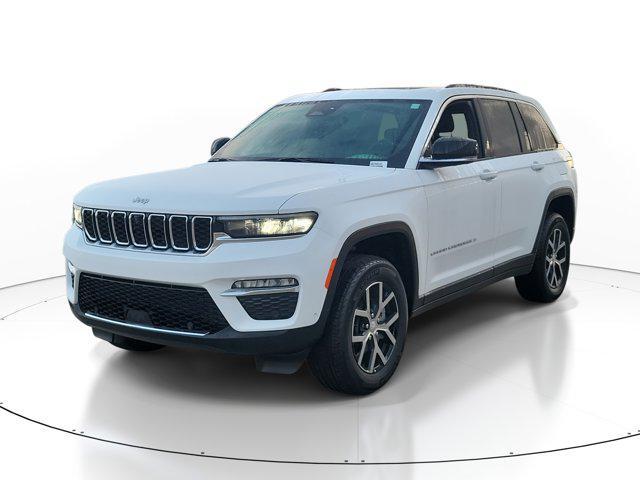 new 2025 Jeep Grand Cherokee car, priced at $40,185