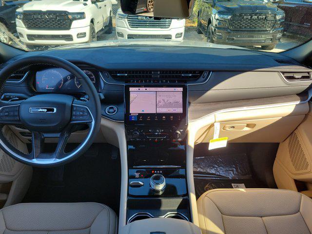 new 2025 Jeep Grand Cherokee car, priced at $41,987