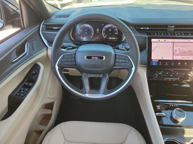 new 2025 Jeep Grand Cherokee car, priced at $41,987