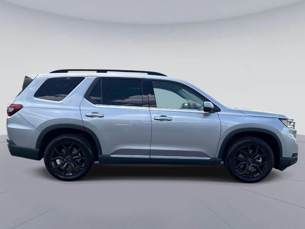 used 2025 Honda Pilot car, priced at $46,995