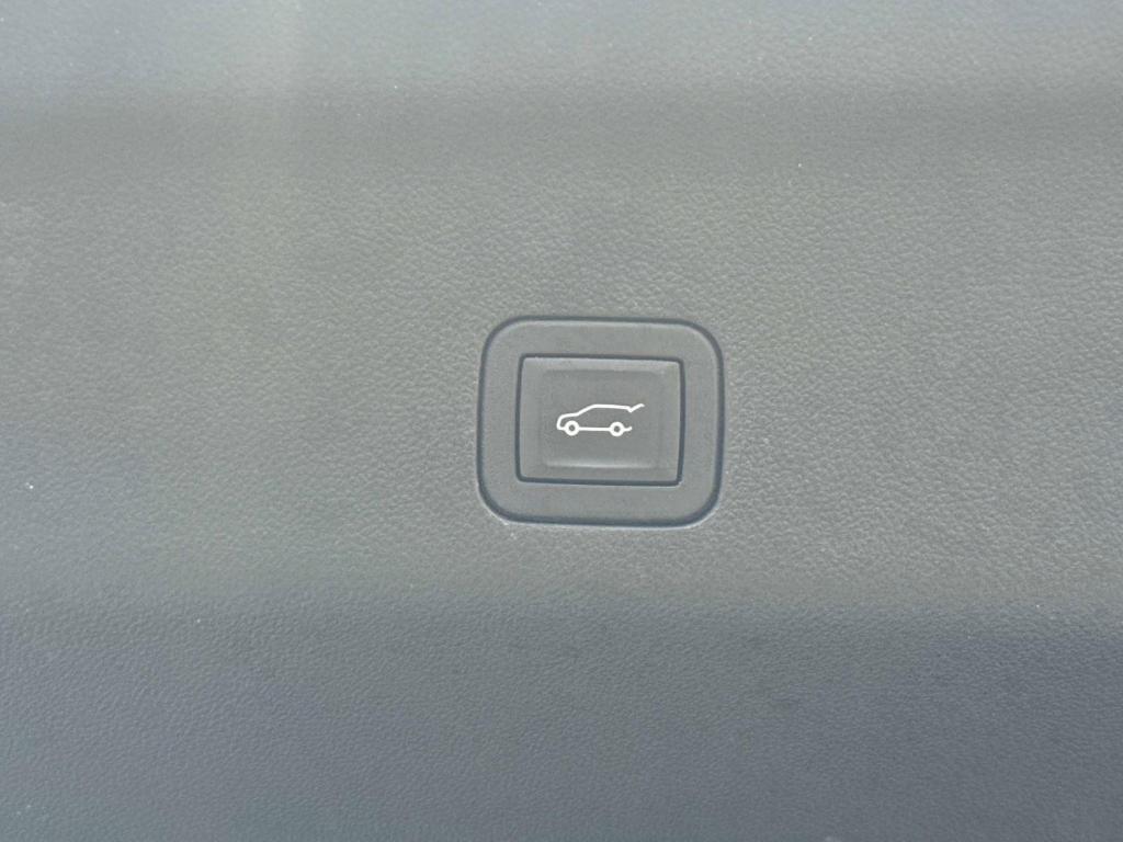 used 2025 GMC Yukon car, priced at $62,494