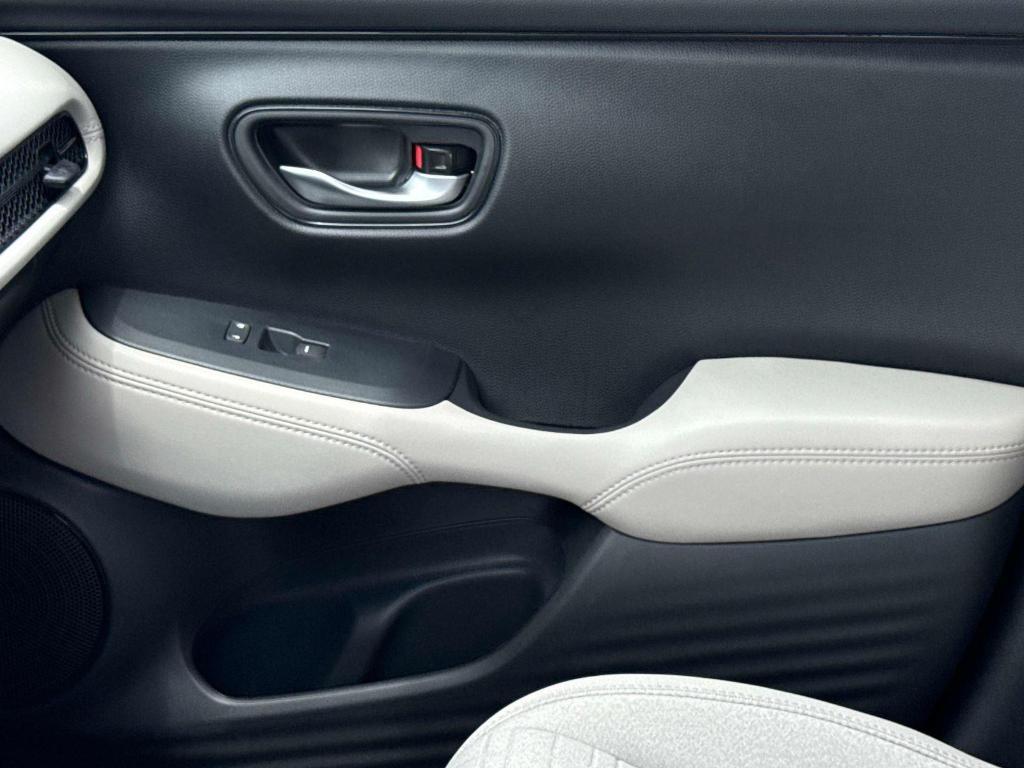 new 2026 Honda HR-V car, priced at $28,405
