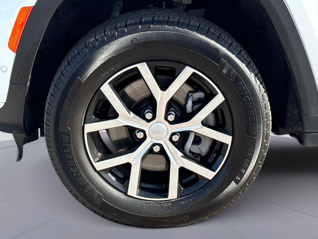 used 2024 Jeep Grand Cherokee L car, priced at $29,995