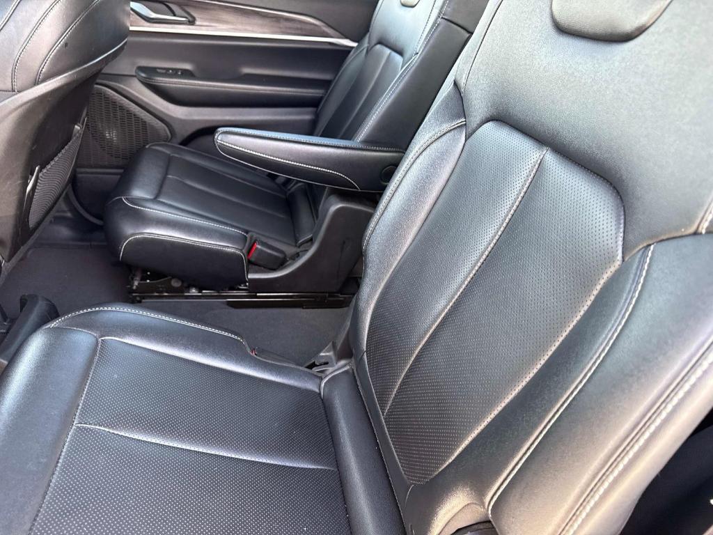 used 2024 Jeep Grand Cherokee L car, priced at $29,995