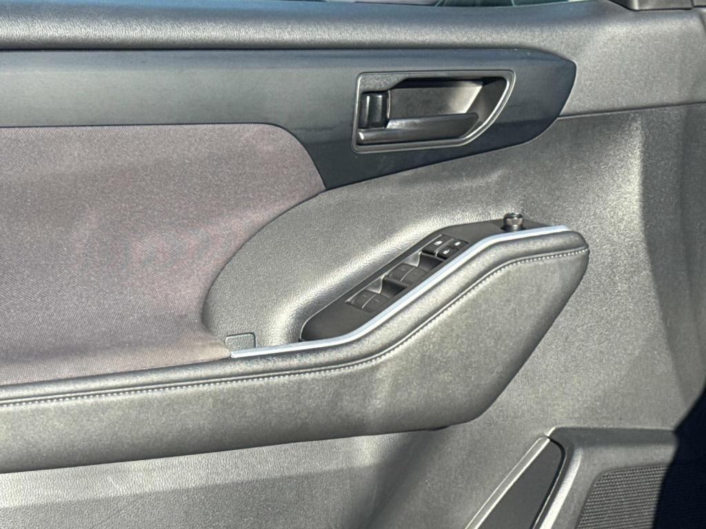used 2024 Toyota Highlander car, priced at $27,997