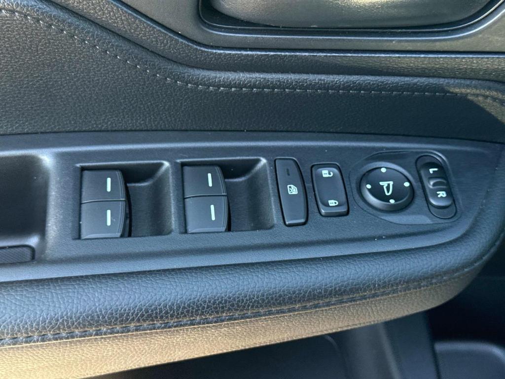 used 2025 Honda Odyssey car, priced at $37,995