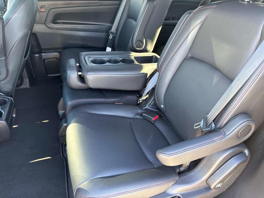 used 2025 Honda Odyssey car, priced at $37,995